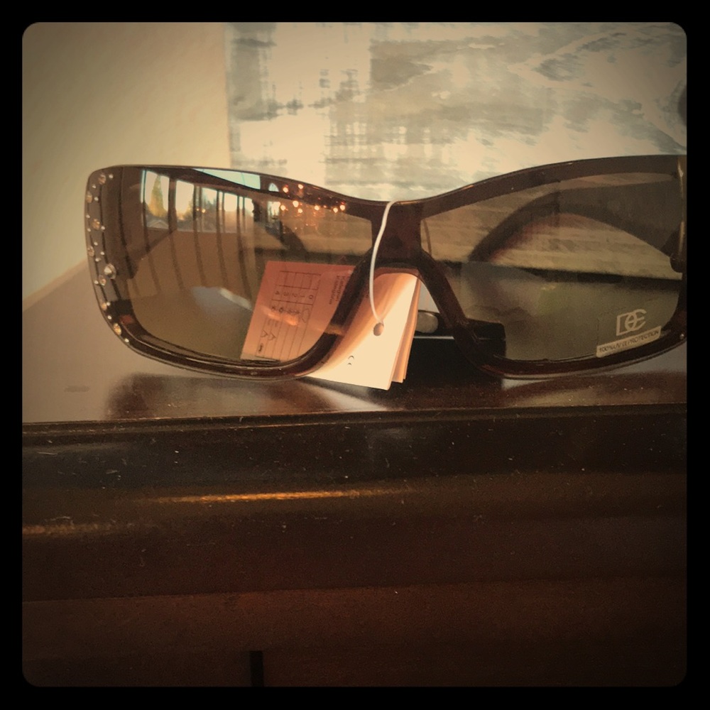 New 100% UVA and UVB sunglasses